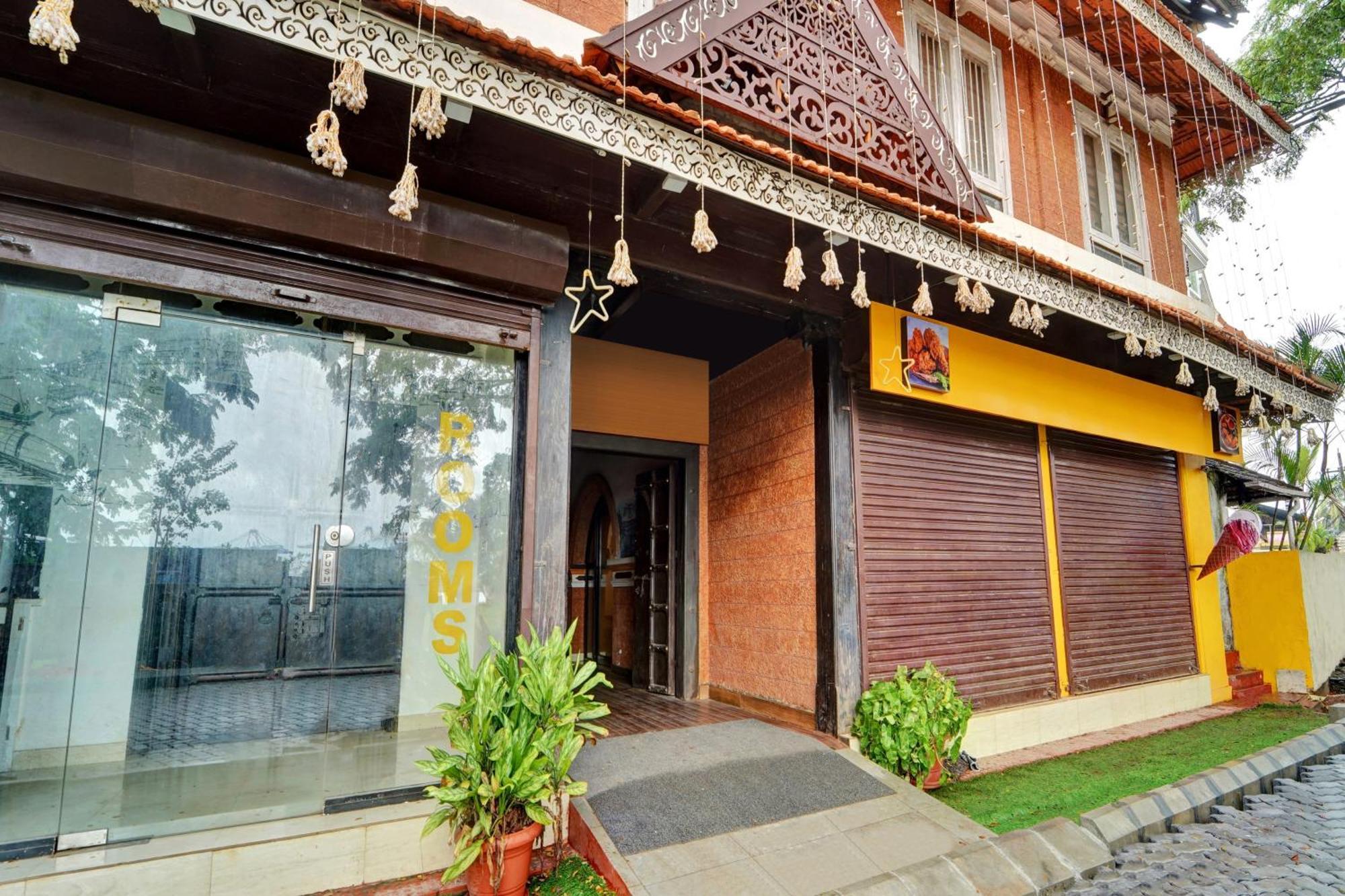 Super Collection O Calvathy Road Near Fort Kochi Exterior foto